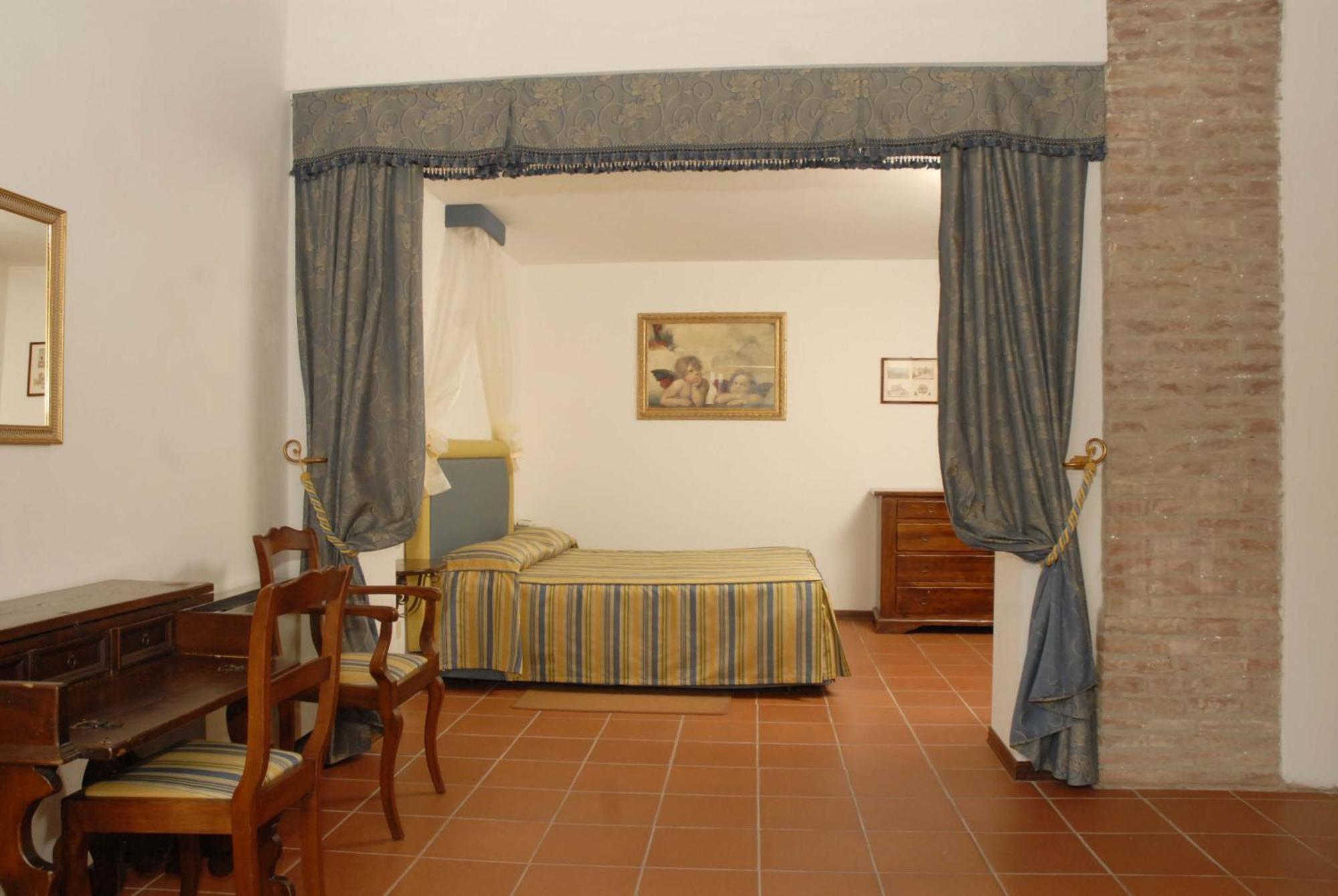 Relais Borgo Di Toiano Sovicille Quarto foto